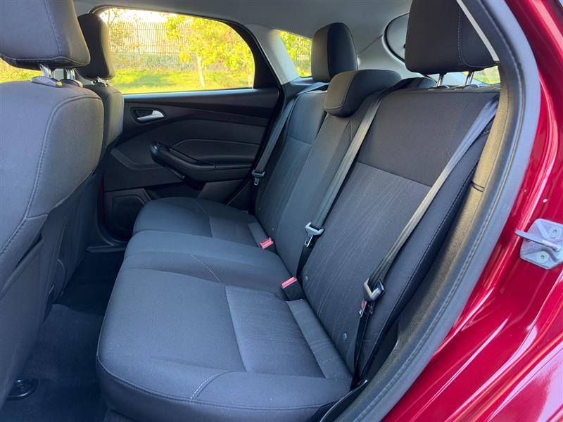 Vehicle photo 25