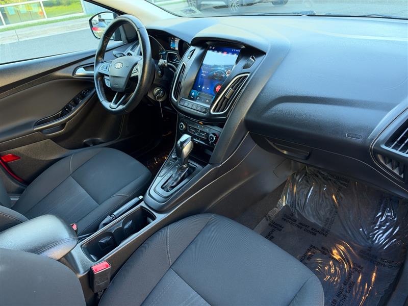Vehicle photo 31