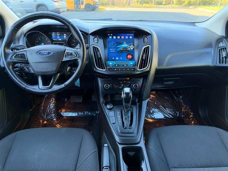 Vehicle photo 32