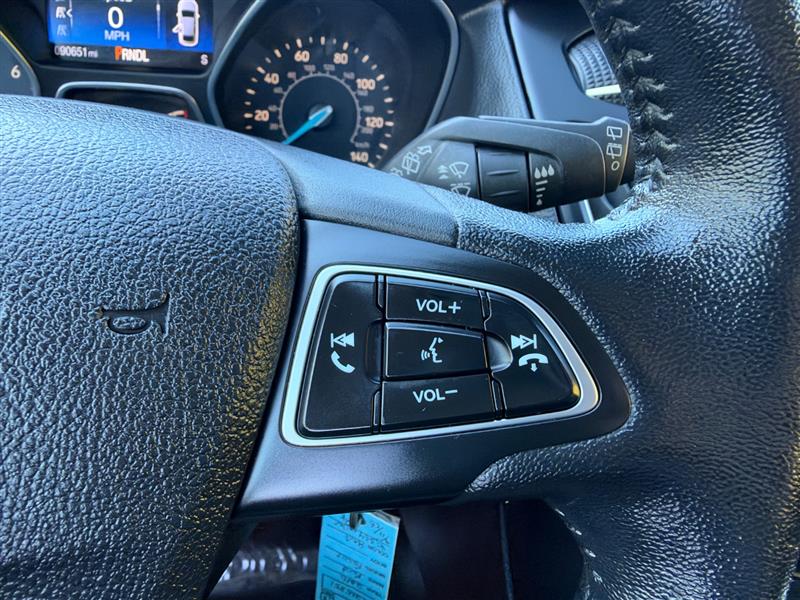 Vehicle photo 35