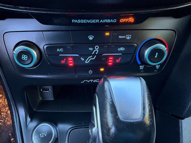 Vehicle photo 38