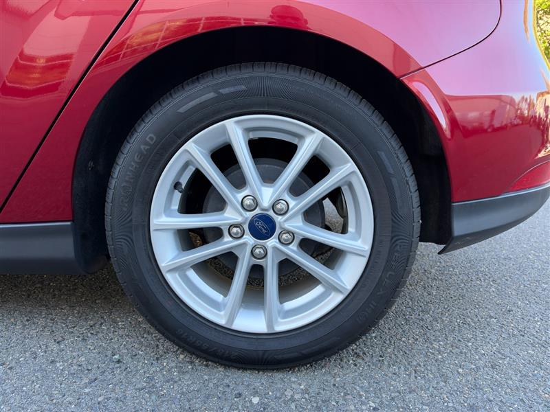 Vehicle photo 45