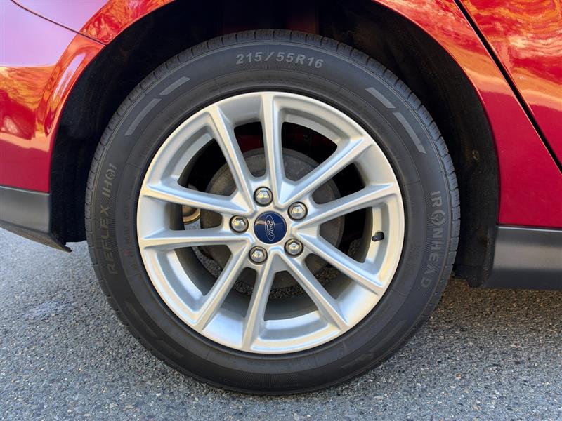 Vehicle photo 46