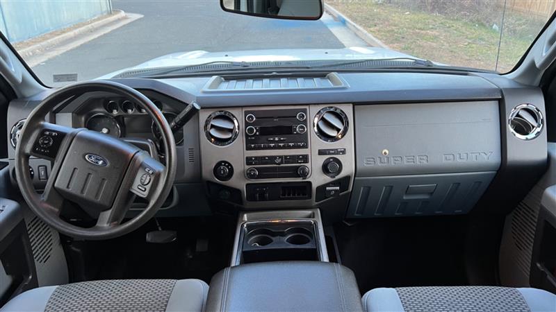 2015 Ford F-350 Super Duty XLT - Photo 23