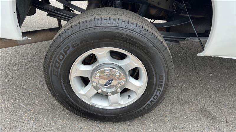 2015 Ford F-350 Super Duty XLT - Photo 33