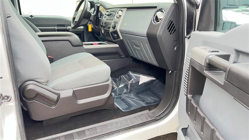 2015 Ford F-350 Super Duty XLT - Photo 35