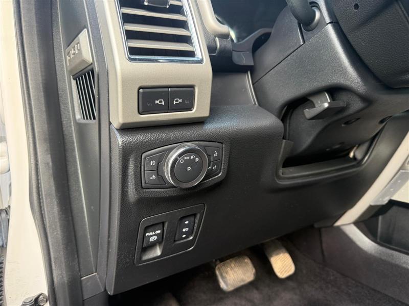 2016 Ford F-150 Lariat - Photo 24