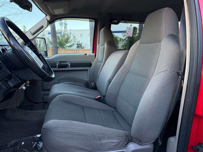Vehicle photo 26