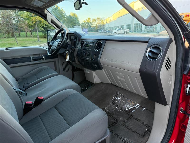 Vehicle photo 34
