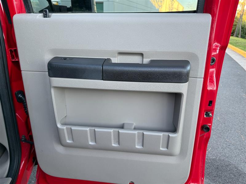 Vehicle photo 35