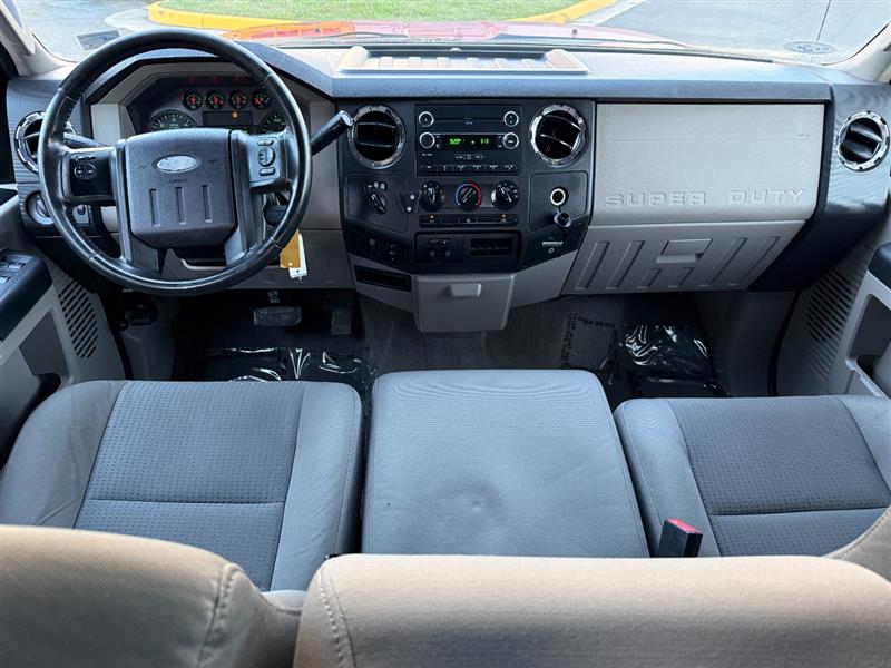 Vehicle photo 37