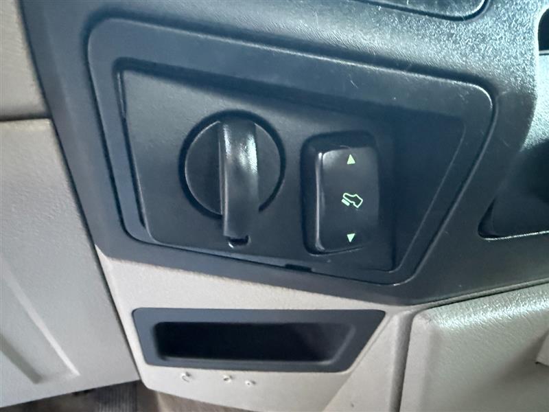 Vehicle photo 45