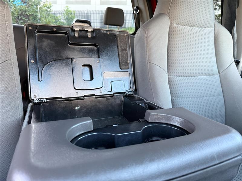 Vehicle photo 49