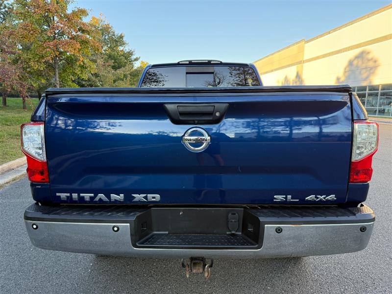 Vehicle photo 10