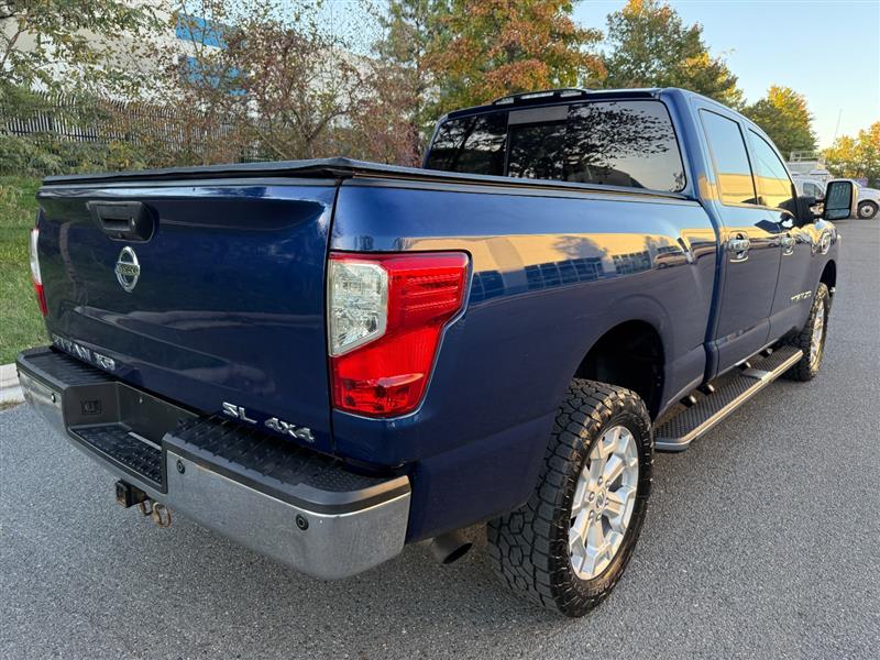 Vehicle photo 11
