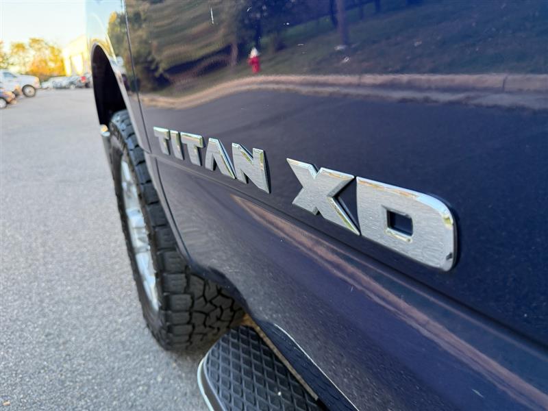 Vehicle photo 17