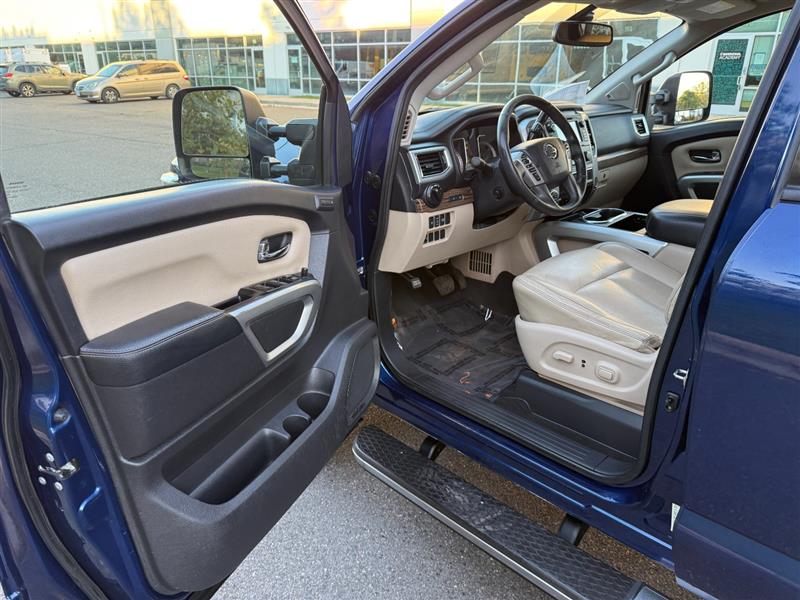 Vehicle photo 19
