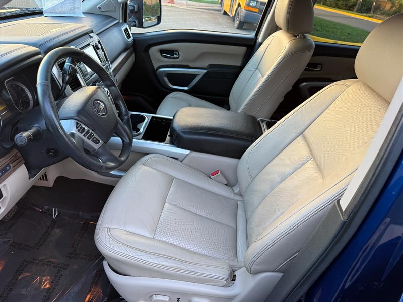 Vehicle photo 21