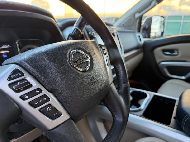 Vehicle photo 26