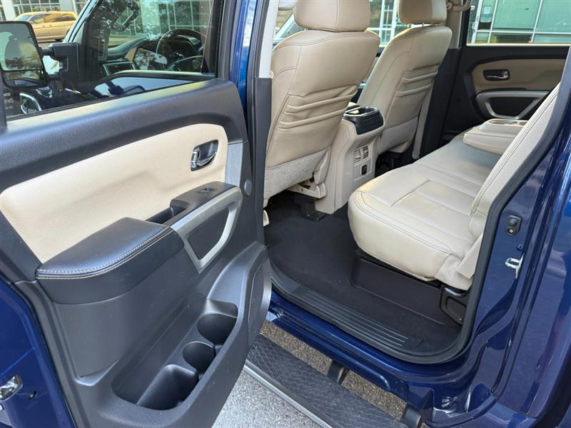 Vehicle photo 31