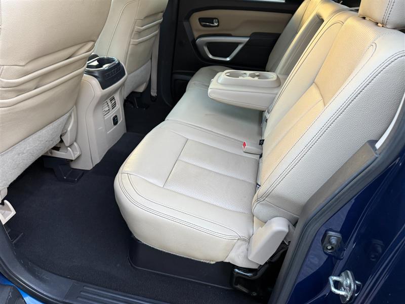Vehicle photo 33