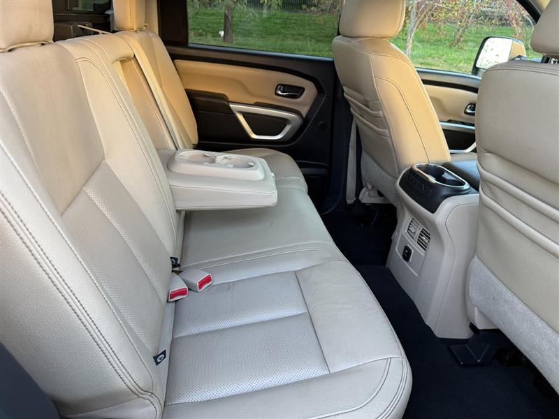 Vehicle photo 41