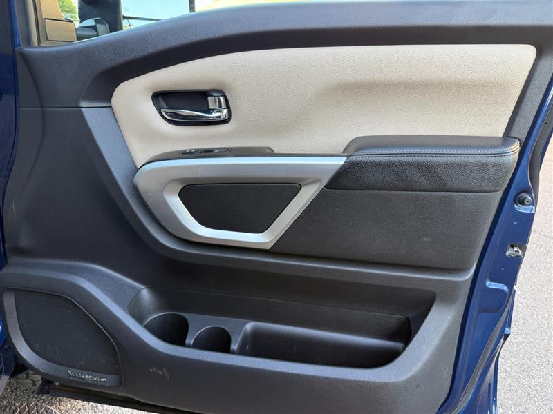 Vehicle photo 44
