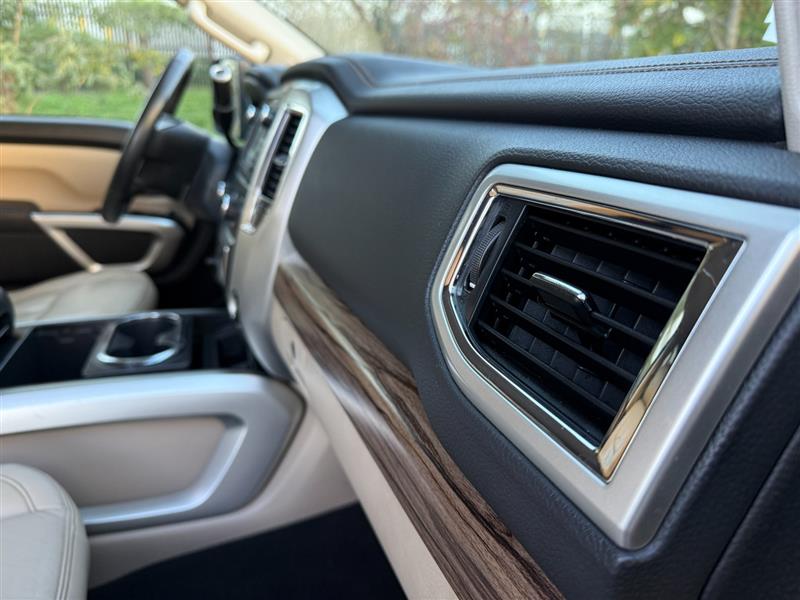 Vehicle photo 47