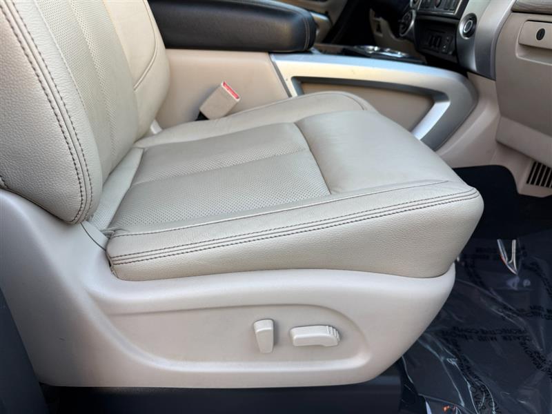 Vehicle photo 48