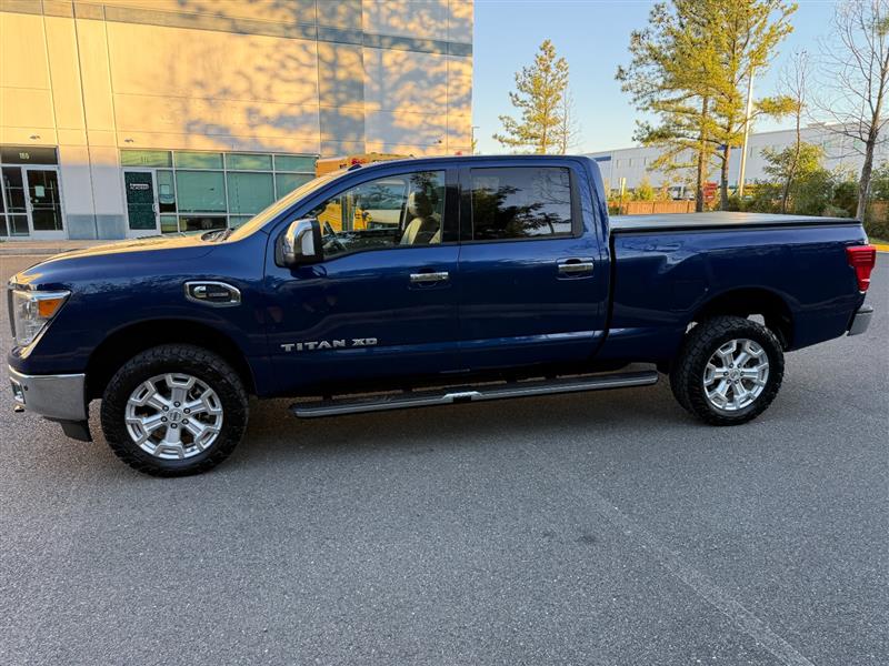 Vehicle photo 6