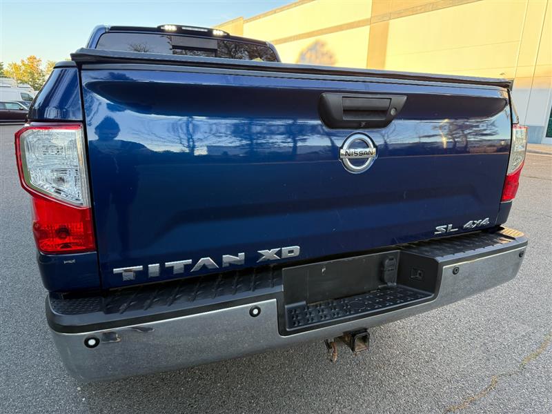 Vehicle photo 9
