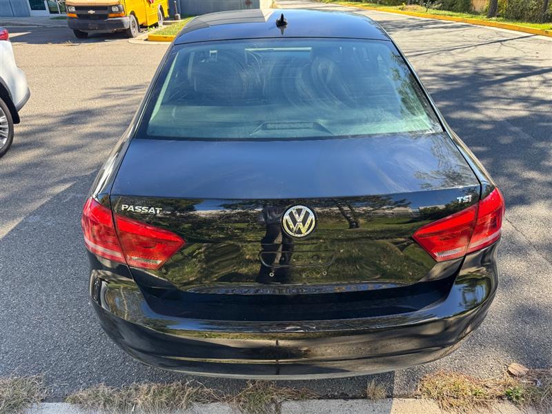 Vehicle photo 11