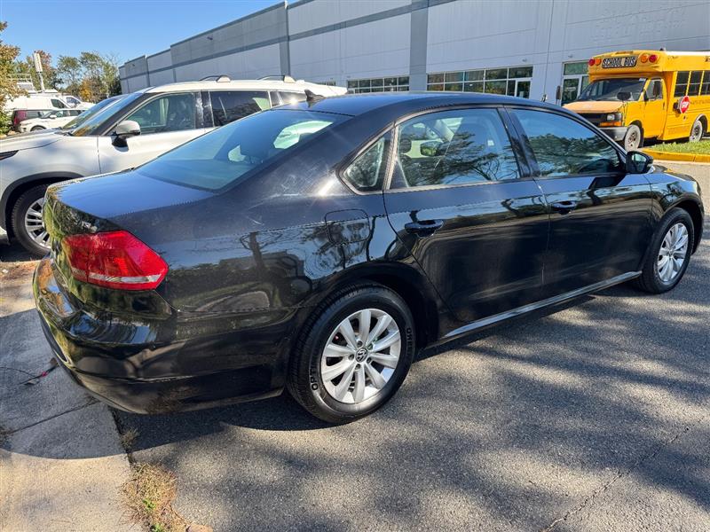 Vehicle photo 15