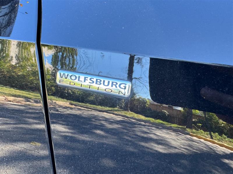 Vehicle photo 18