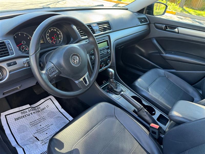 Vehicle photo 25