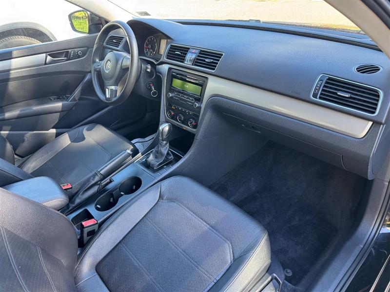 Vehicle photo 27