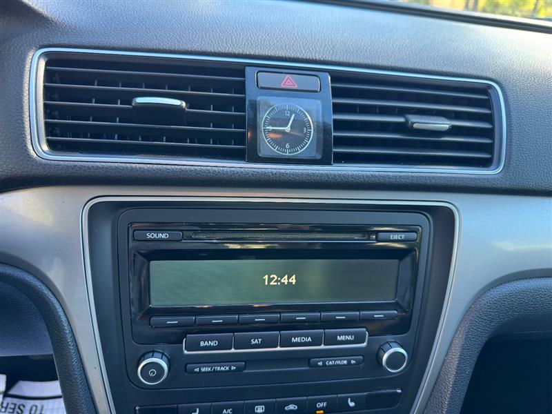 Vehicle photo 38