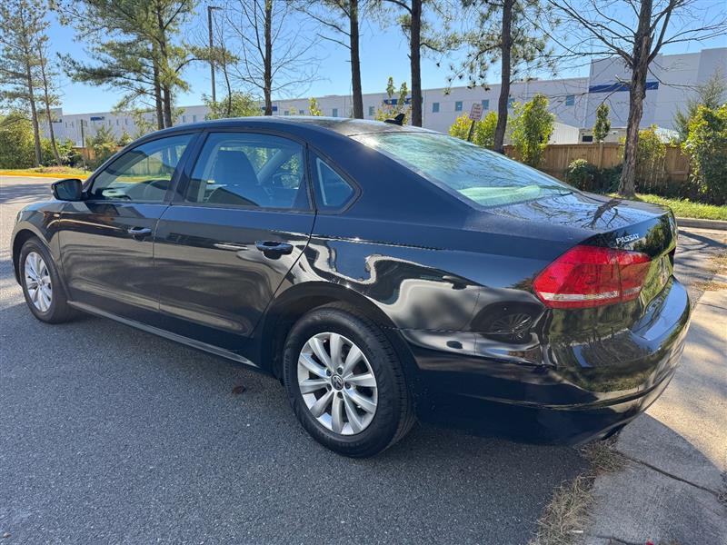 Vehicle photo 4