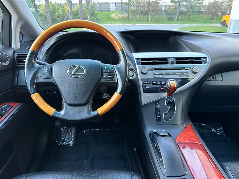 Vehicle photo 22