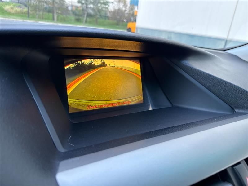 Vehicle photo 32