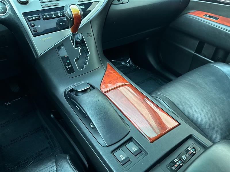 Vehicle photo 34