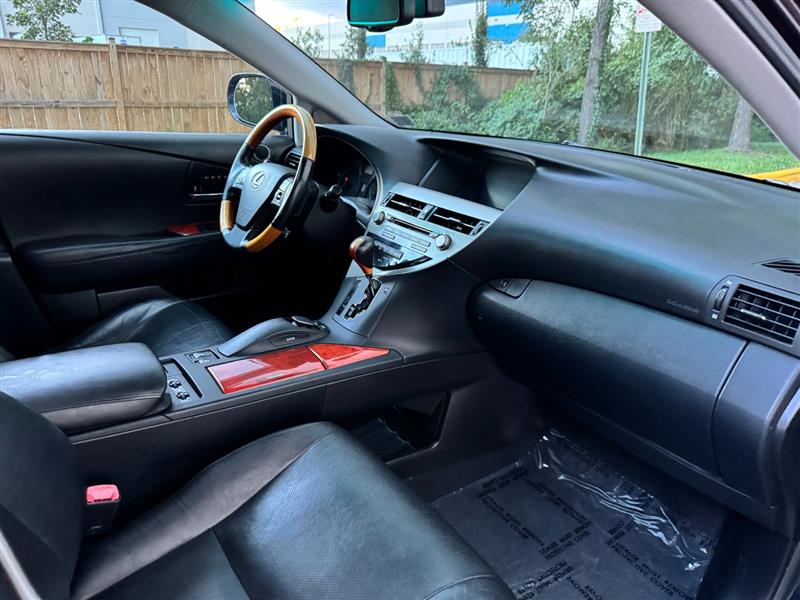 Vehicle photo 40