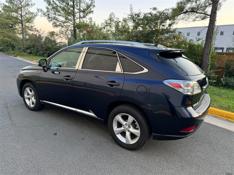 Vehicle photo 7