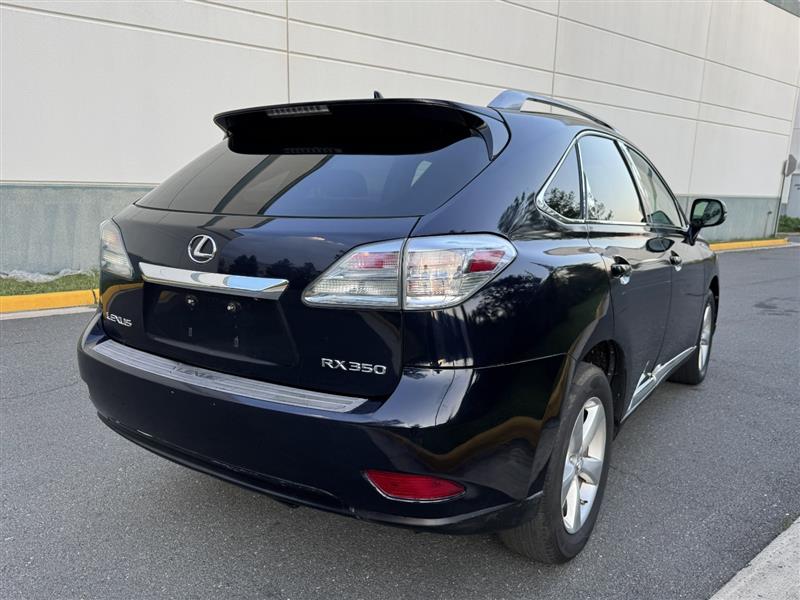 Vehicle photo 11