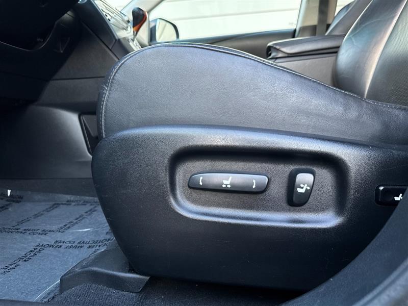Vehicle photo 19
