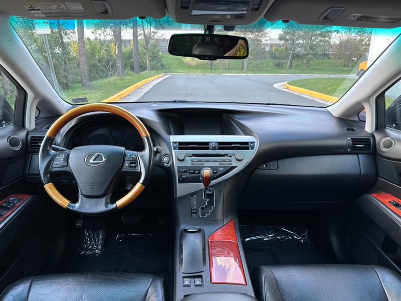 Vehicle photo 21