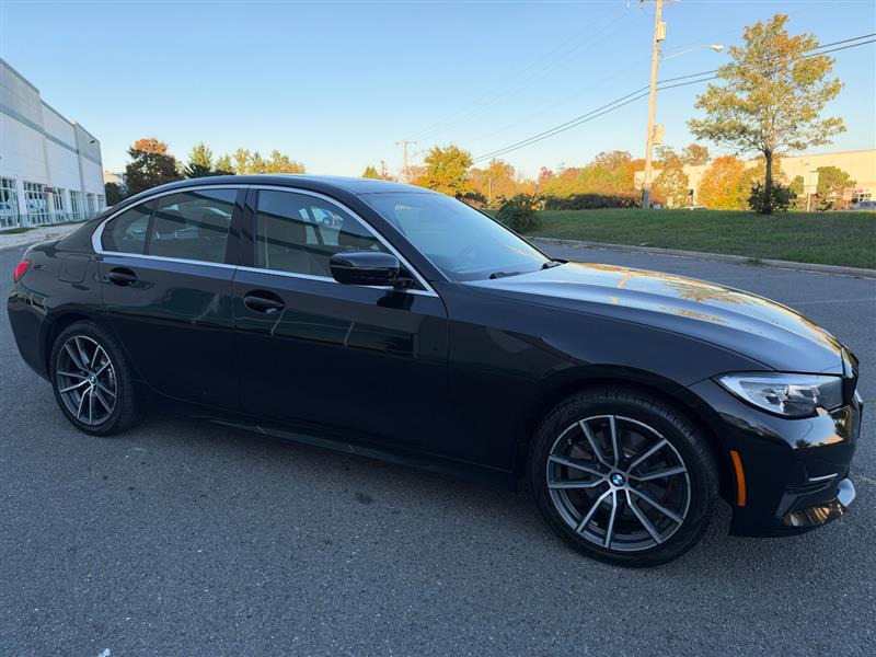 Vehicle photo 13