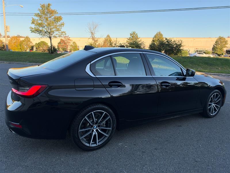 Vehicle photo 17