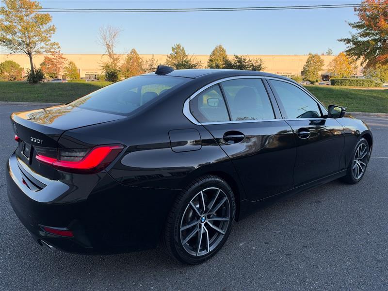 Vehicle photo 18