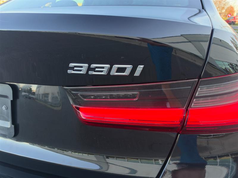 Vehicle photo 20